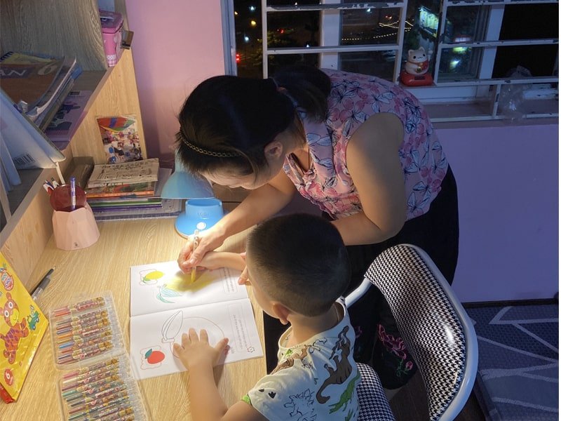 lựa chọn ánh sáng tốt cho con