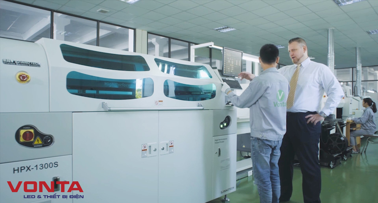 Vì sao đèn EXIT VONTA là lựa chọn hàng đầu cho chỉ dẫn an toàn tại các công trình?